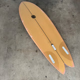 5'8" Tryst